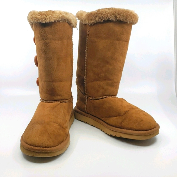 UGG Tan Bailey 3-button mid calf boots - Picture 10 of 10